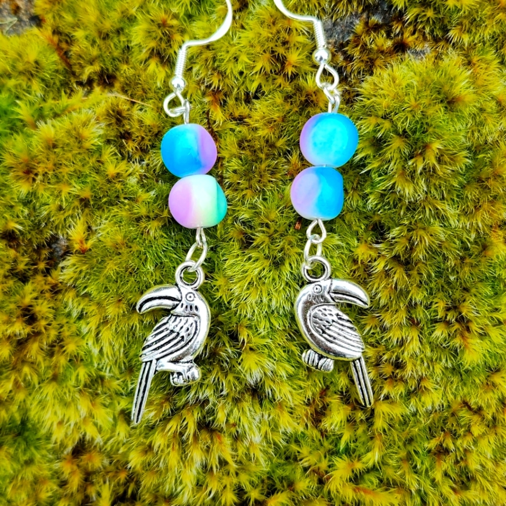 🥳SALE🥳Tucan dangles - Picture 4 of 9